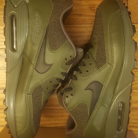 Nike Air Max 90 Essential 'Cargo Khaki' - Picture 2 of 5